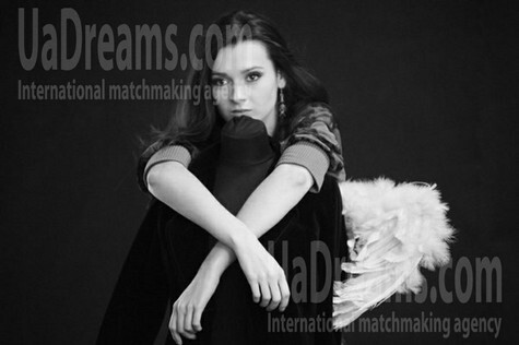 Lena from Lutsk 20 years - loving woman. My small public photo.