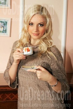 Lena from Poltava 24 years - sunny smile. My small public photo.