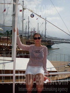 Oksana from Sumy 25 years - looking for relationship. My small public photo.
