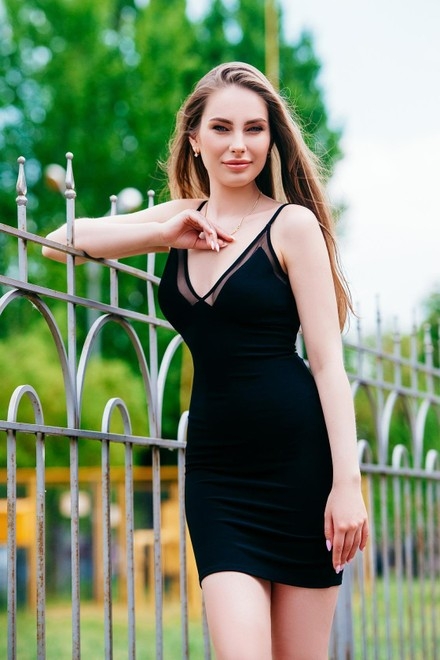 Olya Cherkasy 24 y.o. - waiting for husband - small primary photo. Olya from Cherkasy 24 years - waiting for husband. My small primary photo.