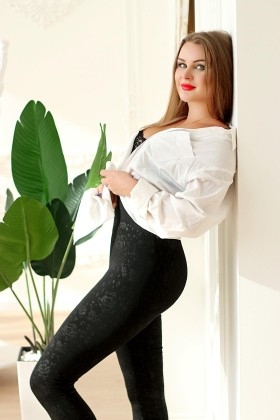 Helen from Zaporozhye 34 years - hot lady. My small primary photo.