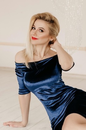Oksana Ivano-Frankovsk 37 y.o. - wants to be loved - small primary photo. Oksana from Ivano-Frankovsk 37 years - wants to be loved. My small primary photo.