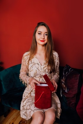 Masha from Cherkasy 23 years - eyes lakes. My small primary photo.