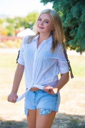 Oksana Cherkasy 41 y.o. - independent woman - small primary photo. Oksana from Cherkasy 41 years - independent woman. My small primary photo.
