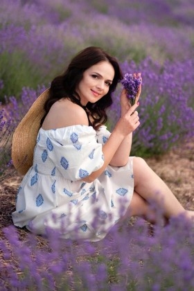 Natasha from Cherkasy 36 years - nice fiancee. My small primary photo.