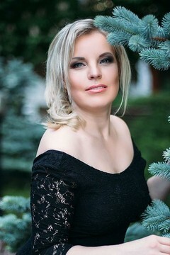 Irina Sumy 38 y.o. - girl for marriage - mid primary photo. Irina from Sumy 38 years - girl for marriage. My mid primary photo.