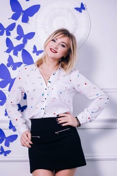 Lana Lutsk 26 y.o. - ukrainian woman - small primary photo. Lana from Lutsk 26 years - ukrainian woman. My small primary photo.