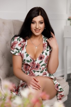 Tania from Ivano-Frankovsk 38 years - attractive lady. My small primary photo.