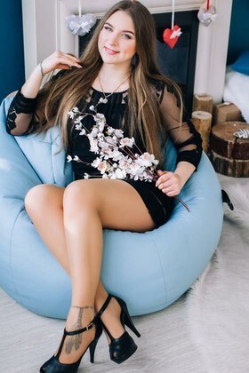 Svitlana from Lutsk 21 years - hot lady. My small primary photo.