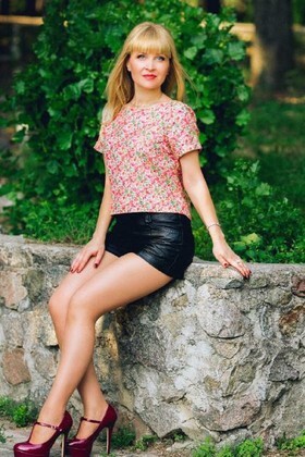 Olga from Poltava 40 years - Music-lover girl. My small primary photo.