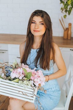 Nina from Poltava 22 years - attentive lady. My small primary photo.