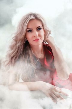 Julia from Kremenchug 33 years - good mood. My small primary photo.