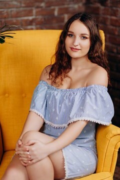Anna from Poltava 21 years - introduce myself. My mid primary photo.