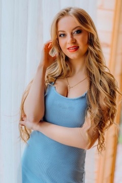 Lera from Lutsk 23 years - ukrainian girl. My mid primary photo.
