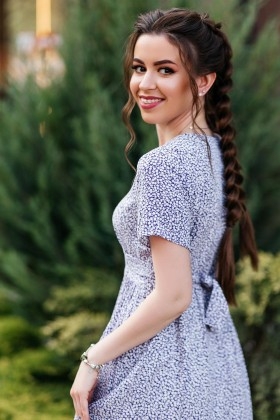 Oksana Poltava 26 y.o. - intelligent lady - small primary photo. Oksana from Poltava 26 years - intelligent lady. My small primary photo.