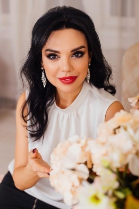 Lina Dnipro 41 y.o. - seeking soulmate - small primary photo. Lina from Dnipro 41 years - seeking soulmate. My small primary photo.