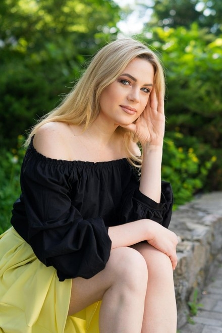 Olena Sumy 43 y.o. - waiting for you - small primary photo. Olena from Sumy 43 years - waiting for you. My small primary photo.