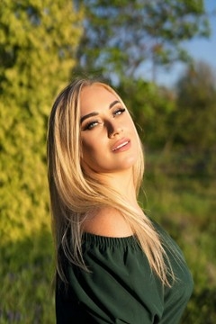Julia Sumy 32 y.o. - cool photo shooting - mid primary photo. Julia from Sumy 32 years - cool photo shooting. My mid primary photo.