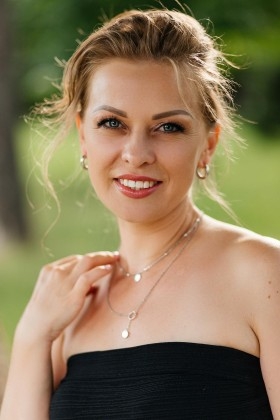 Ekaterina from Poltava 39 years - look for fiance. My small primary photo.