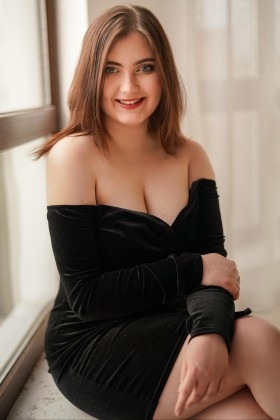 Liza  20 years - ukrainian woman. My small primary photo.