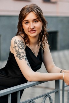Karina from Poltava 19 years - hot lady. My mid primary photo.