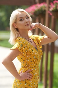 Anastasia from Kiev 24 years - photo gallery. My mid primary photo.