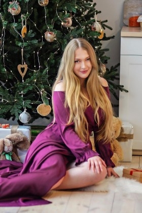 Maria from Kharkov 28 years - intelligent lady. My small primary photo.