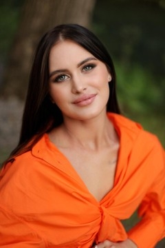 Angelika from Lutsk 18 years - desirable woman. My mid primary photo.
