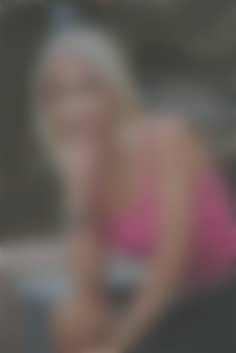 Yuliia Kyiv 37 y.o. - intelligent lady - small public photo.