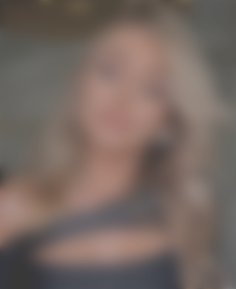Olena Ivano-Frankivsk 29 y.o. - intelligent lady - small public photo.