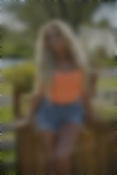 Vika Sumy 34 y.o. - intelligent lady - small public photo.