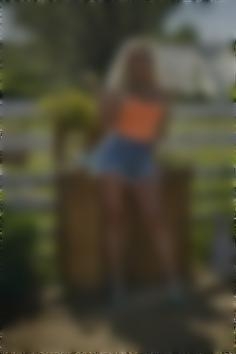 Vika Sumy 34 y.o. - intelligent lady - small public photo.