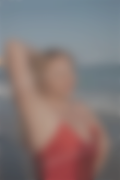 Julia Rivne 36 y.o. - intelligent lady - small public photo.