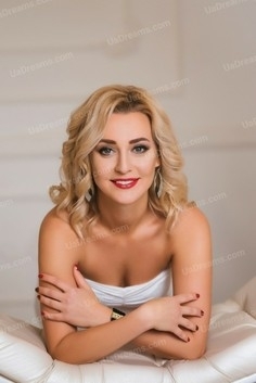 Tanya Zaporozhye 39 y.o. - intelligent lady - small public photo.