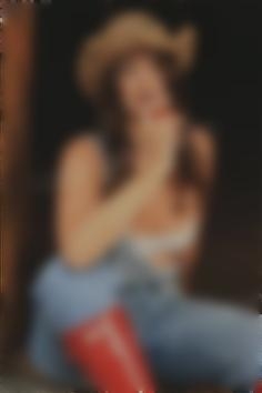 Nelia Ivano-Frankivsk 28 y.o. - intelligent lady - small public photo.