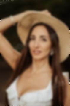 Viktoriia Zaporizhia 36 y.o. - intelligent lady - small public photo.