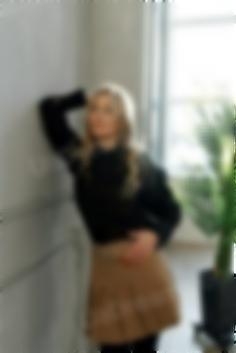 Julie Zaporizhia 41 y.o. - intelligent lady - small public photo.