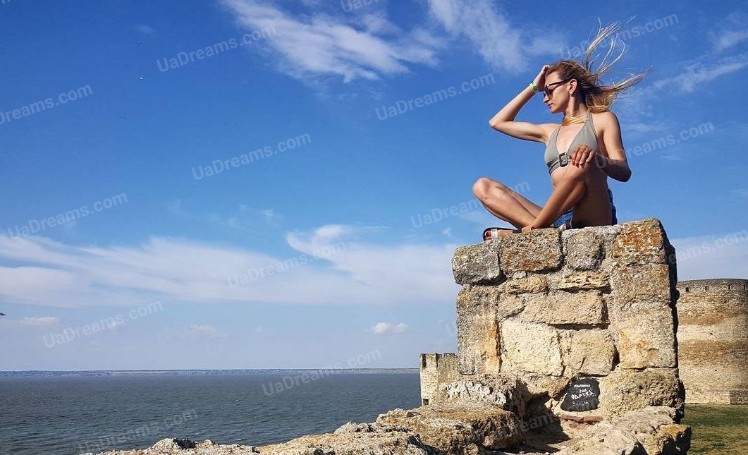 Mariana Kyiv 26 y.o. - intelligent lady - small public photo.