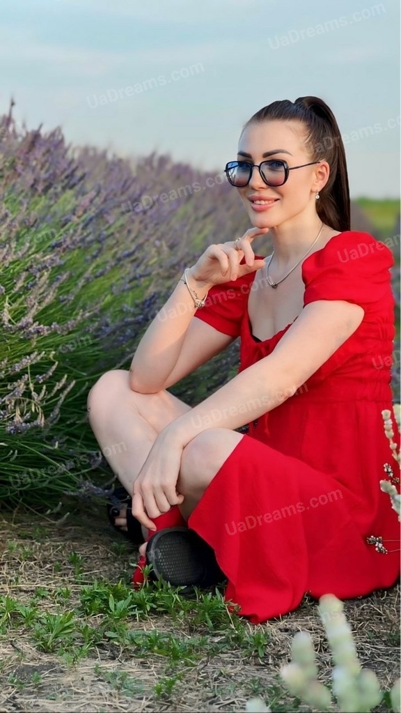 Daria Zaporizhia 31 y.o. - intelligent lady - small public photo.