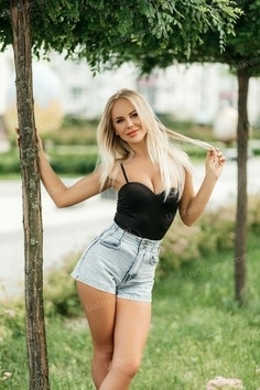 Lesia Ivano-Frankovsk 32 y.o. - intelligent lady - small public photo.