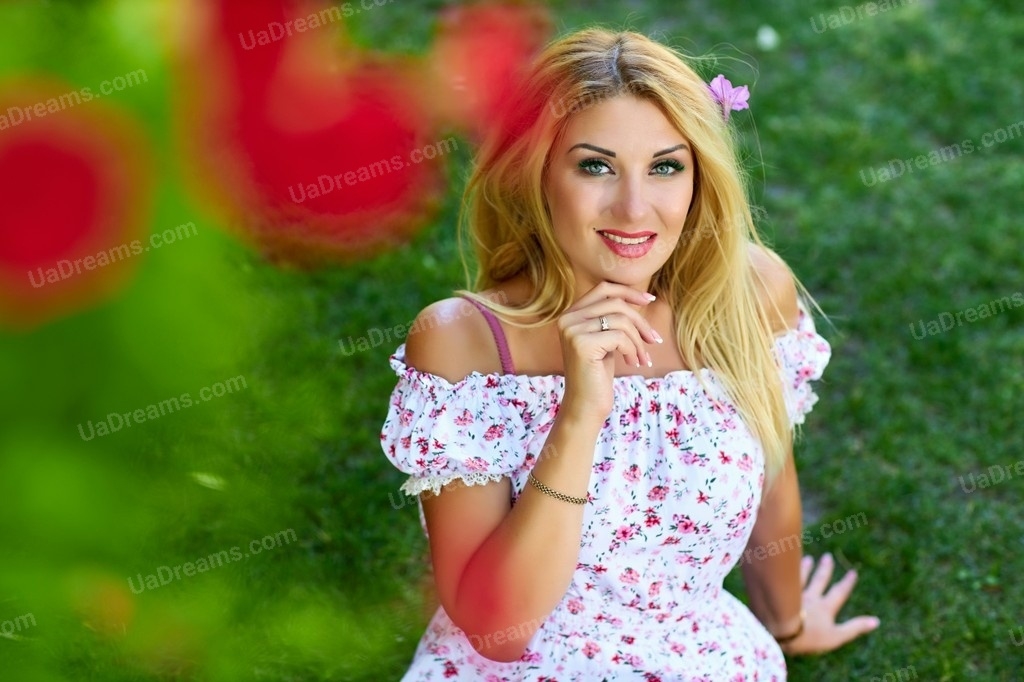Yulia Kremenchuk 36 y.o. - intelligent lady - small public photo.