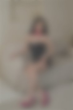 Olesya Kharkiv 39 y.o. - intelligent lady - small public photo.