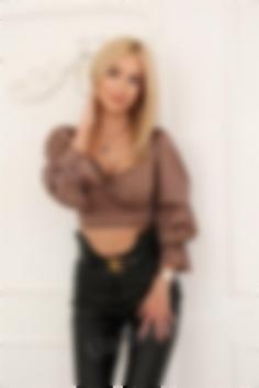 Zoya Dnipro 35 y.o. - intelligent lady - small public photo.