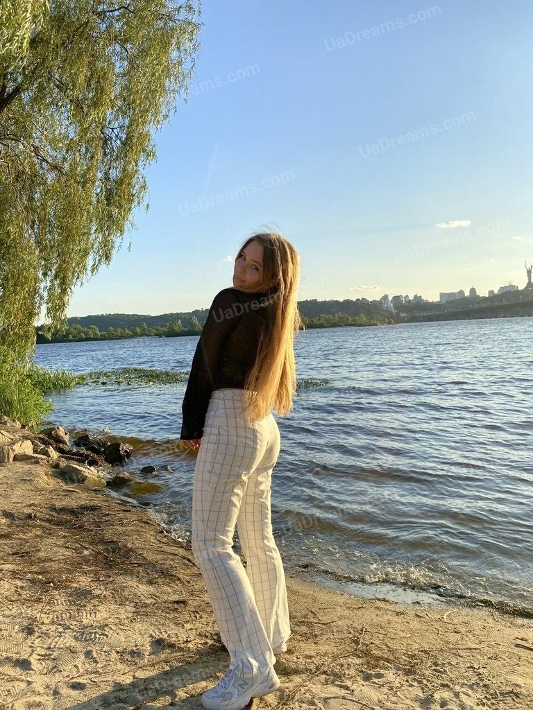 Oksana Rivne 20 y.o. - intelligent lady - small public photo.