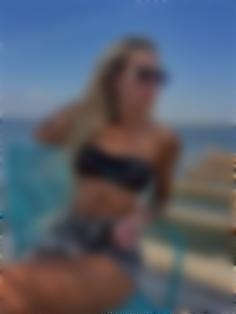 Yuliia Mykolaiv 36 y.o. - intelligent lady - small public photo.