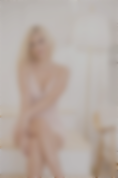 Tania Rivne 39 y.o. - intelligent lady - small public photo.