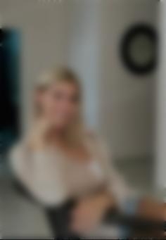 Yuliia Mykolaiv 35 y.o. - intelligent lady - small public photo.