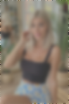 Yuliia Mykolaiv 35 y.o. - intelligent lady - small public photo.