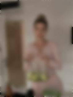 Yuliia Mykolaiv 35 y.o. - intelligent lady - small public photo.