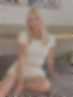 Yuliia Mykolaiv 35 y.o. - intelligent lady - small public photo.